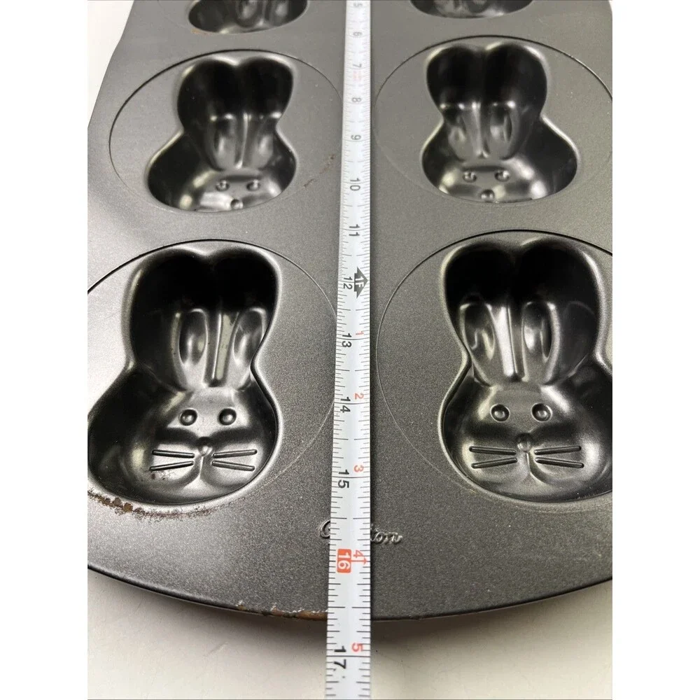 Wilton 3D Easter Baking Pan 6 Bunny's Heads